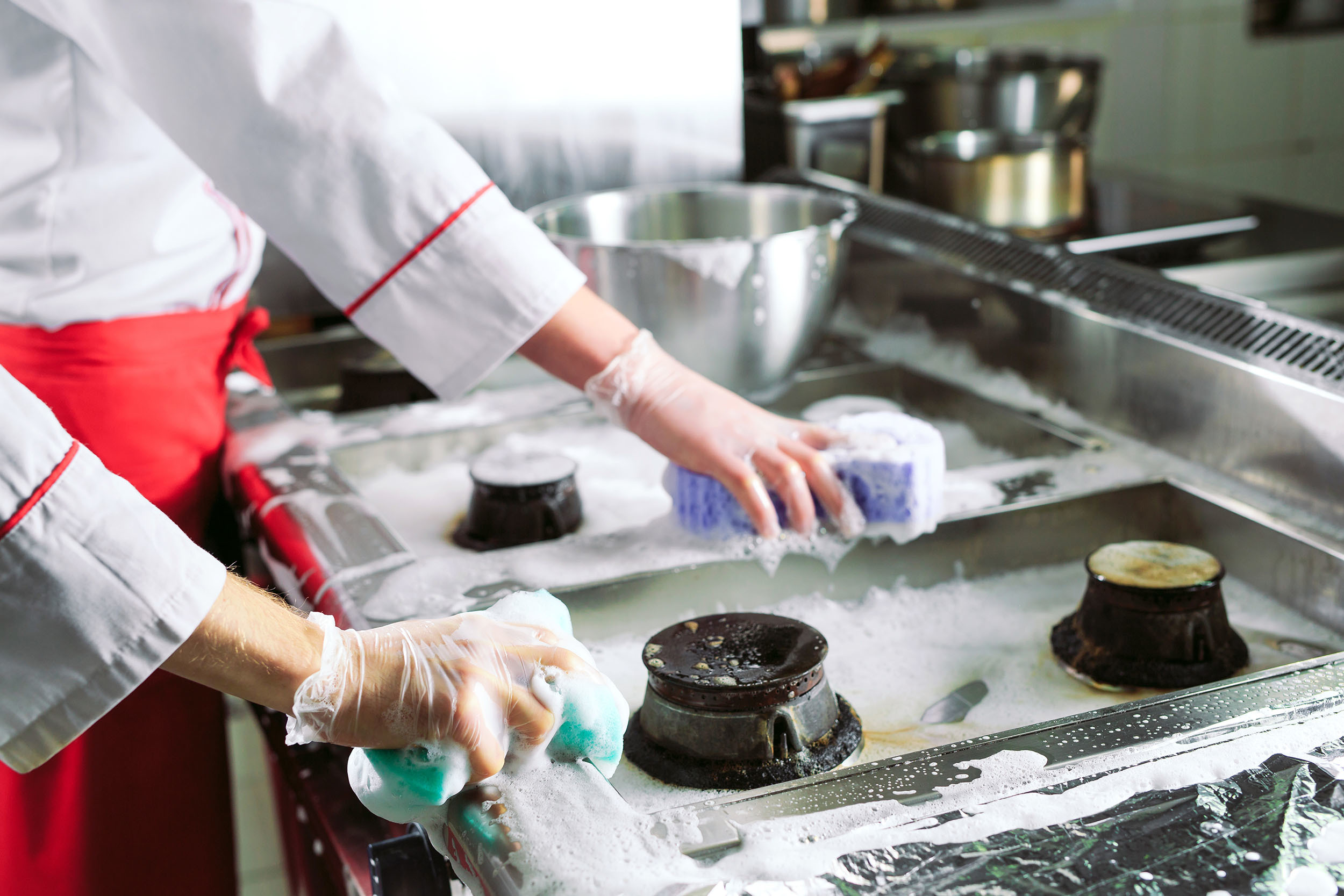 commercial-stove-cleaning-128657110